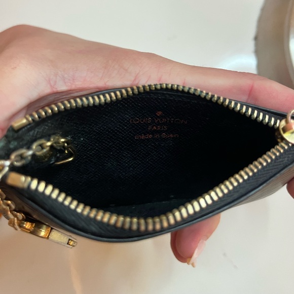 Louis Vuitton Key Pouch Black Epi Leather - Picture 5 of 6